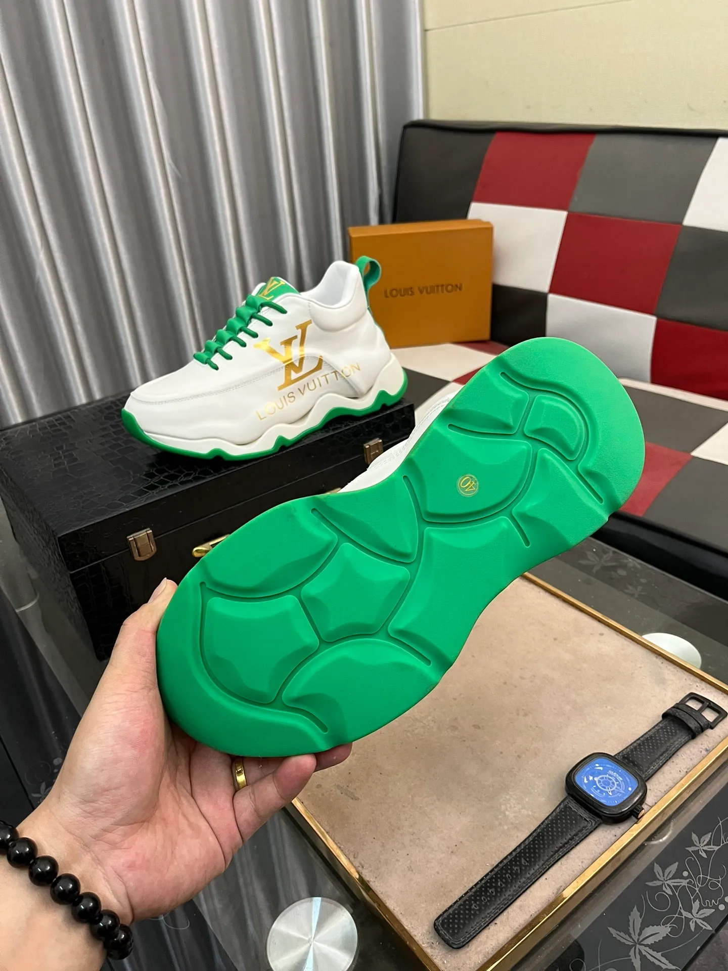 Men's shoes 💰640⌚️⌚️ (GUCCI) Gucci official website men's casual shoes synchronization style, the upper is made of cowhide with imported new brand elements Gucci, showing a good atmosphere, simple design and slip-on style, super versatile, 🐷 leather lining, rubber outsole, size 38-44